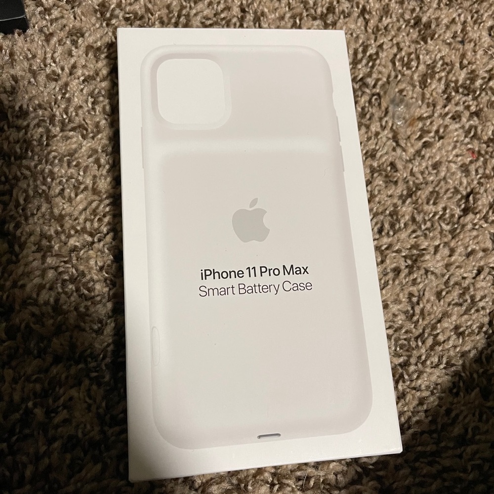 iPhone 11 Pro Max Charging Case